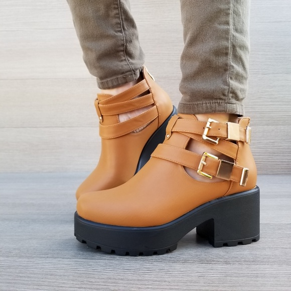 Shoes - 90's grunge chunky heel buckle ankle boots